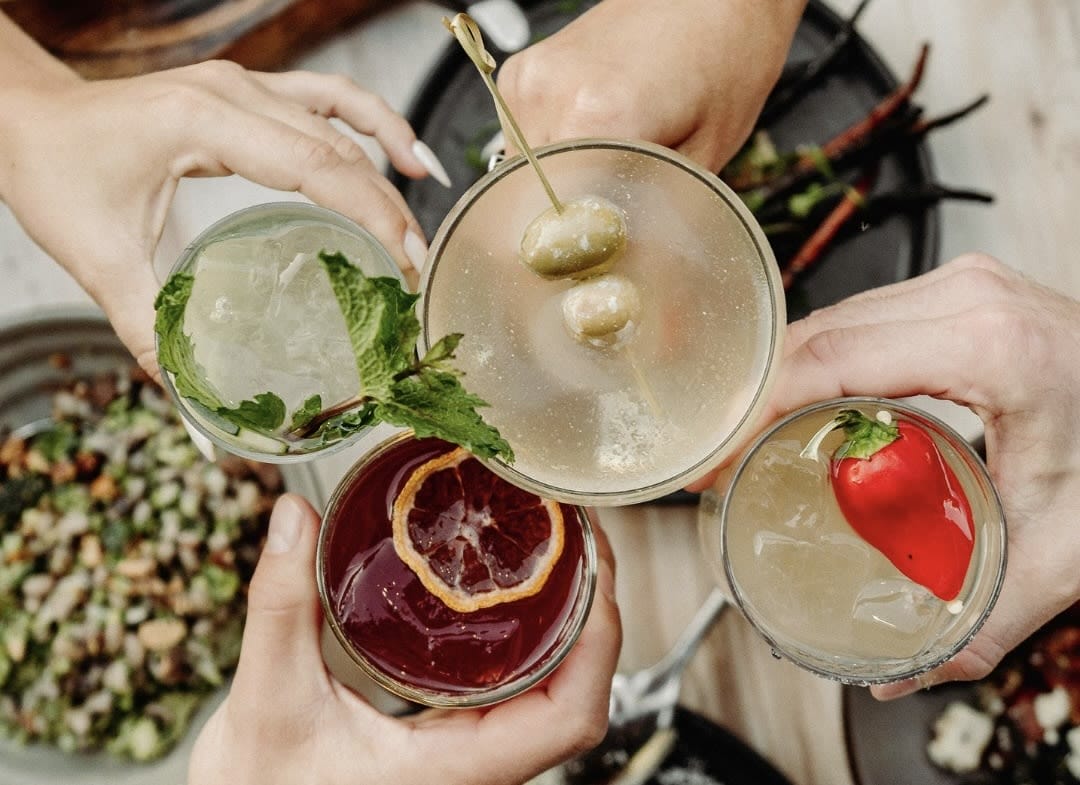 sip-in-style-discover-the-10-best-mocktail-bars-in-chicago-for-refreshing-non-alcoholic-delights