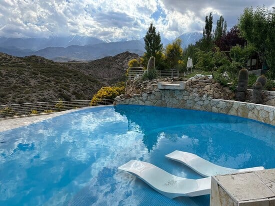 top-sober-friendly-hotels-in-tupungato-for-a-relaxing-retreat-in-the-andes